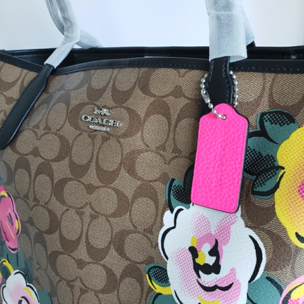 ❗SOLD❗COACH | City Tote in Signature Canvas - Picture 12 of 13